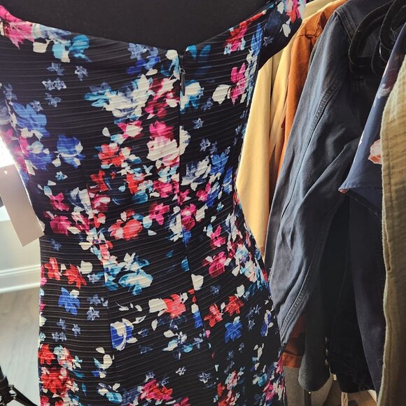 Guess Women's Floral Cocktail Dress - Size 6 - New with Tags - Picture 3 of 5